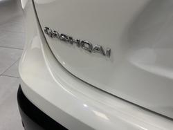2017 Nissan
                QASHQAI Ti