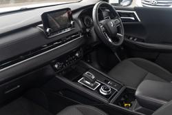 2023 Mitsubishi
                Outlander ES