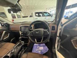 2025 Mahindra Scorpio Z8L