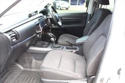2020 Toyota
Hilux SR