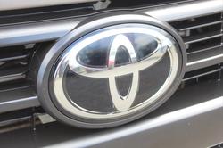 2020 Toyota
Hilux SR