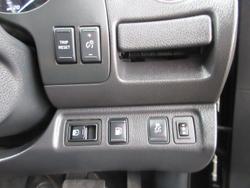 2019 Nissan
                Navara N-TREK