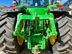 2016 John Deere 7210R