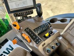 2016 John Deere 7210R