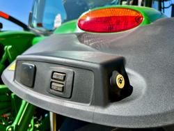 2016 John Deere 7210R