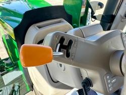 2016 John Deere 7210R