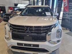 2024 Mitsubishi
                Outlander LS