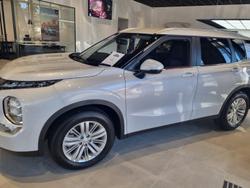 2024 Mitsubishi
                Outlander LS