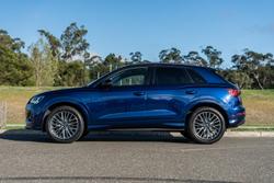 2024 Audi
                Q3 35 TFSI Dynamic Black