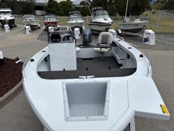 2025 QUINTREX 440 Renegade SC