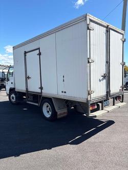 2007 Isuzu Nqr 450 Refrigerated Pantech White