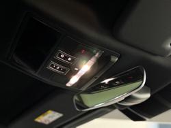 2025 Land Rover Defender 110 P400e X-Dynamic SE