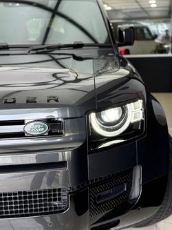 2025 Land Rover Defender 110 P400e X-Dynamic SE