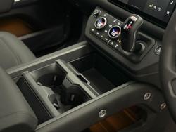 2025 Land Rover Defender 110 P400e X-Dynamic SE