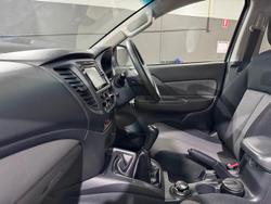 2017 Mitsubishi
Triton GLX