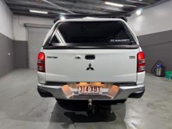 2017 Mitsubishi
Triton GLX