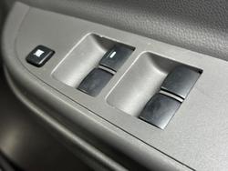 2017 Mitsubishi
Triton GLX