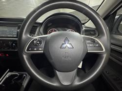 2017 Mitsubishi
Triton GLX