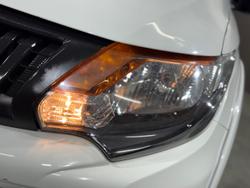 2017 Mitsubishi
Triton GLX