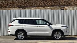 2021 Mitsubishi
                Outlander LS