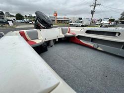 2000 Savage 5.5 SURVEYOR SP HALF CABIN