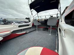 2000 Savage 5.5 SURVEYOR SP HALF CABIN
