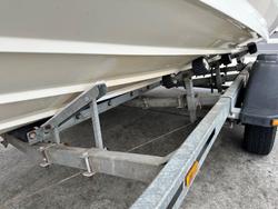 2000 Savage 5.5 SURVEYOR SP HALF CABIN