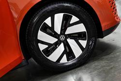 2024 Volkswagen ID. Buzz Pro BEV560