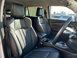 2023 Isuzu
MU-X LS-T