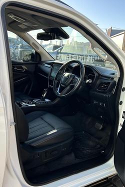 2023 Isuzu
MU-X LS-T