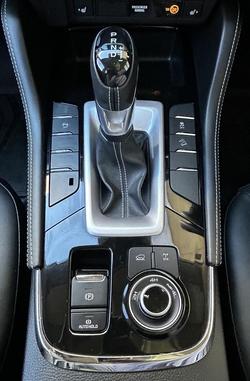 2023 Isuzu
MU-X LS-T