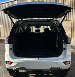 2023 Isuzu
MU-X LS-T