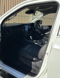 2023 Isuzu
MU-X LS-T