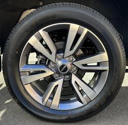 2023 Isuzu
MU-X LS-T