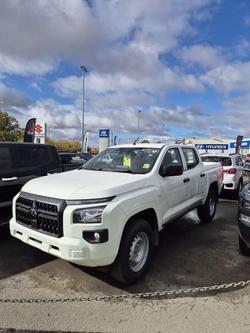 2024 Mitsubishi
Triton GLX