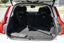 2022 Volvo
                XC90 B5 Momentum