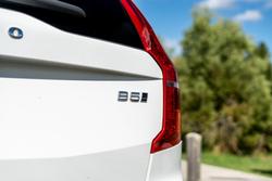2022 Volvo
                XC90 B5 Momentum