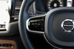 2022 Volvo
                XC90 B5 Momentum