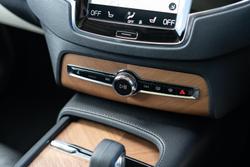 2022 Volvo
                XC90 B5 Momentum