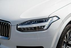 2022 Volvo
                XC90 B5 Momentum