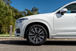 2022 Volvo
                XC90 B5 Momentum