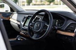 2022 Volvo
                XC90 B5 Momentum