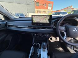 2025 Mitsubishi Outlander LS