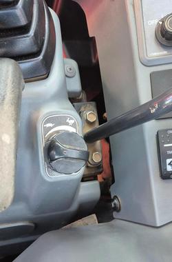 2022 Yanmar Sv100 Red