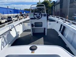 2024 Stacer 529 Outlaw Centre Console