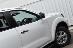 2024 Nissan
Navara ST