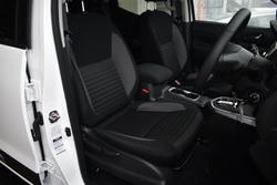 2024 Nissan
Navara ST