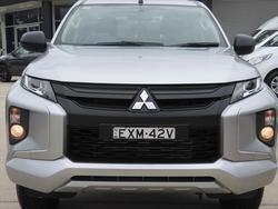 2020 Mitsubishi
Triton GLX