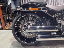 2025 Harley-davidson FXBR BREAKOUT (117) Vivid Black