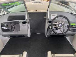 2025 QUINTREX 520 Cruiseabout Pro